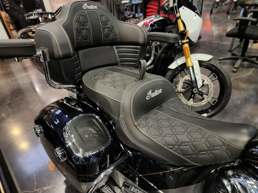 2025 Indian Roadmaster Elite Springfield Blue Candy