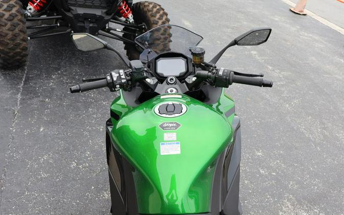 2025 Kawasaki Ninja® 1100SX SE ABS