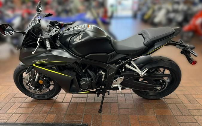 2026 Honda CB650R E-CLUTCH