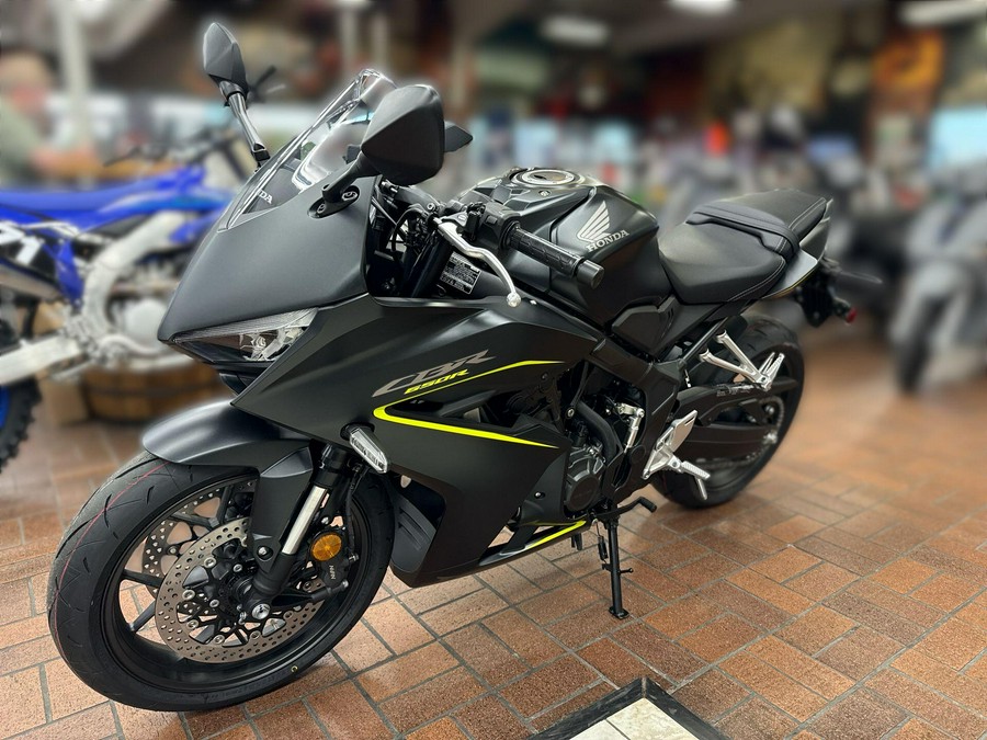 2026 Honda CB650R E-CLUTCH