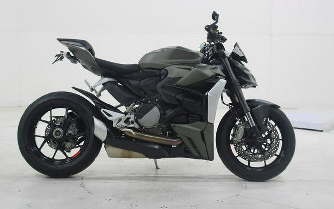 2023 Ducati Streetfighter V2 Storm Green V2