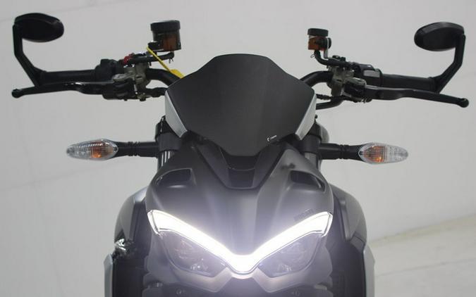 2023 Ducati Streetfighter V2 Storm Green V2