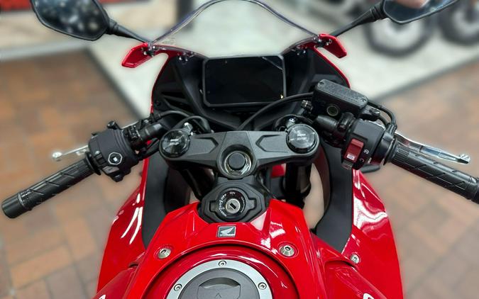 2025 Honda CBR650R E-CLUTCH