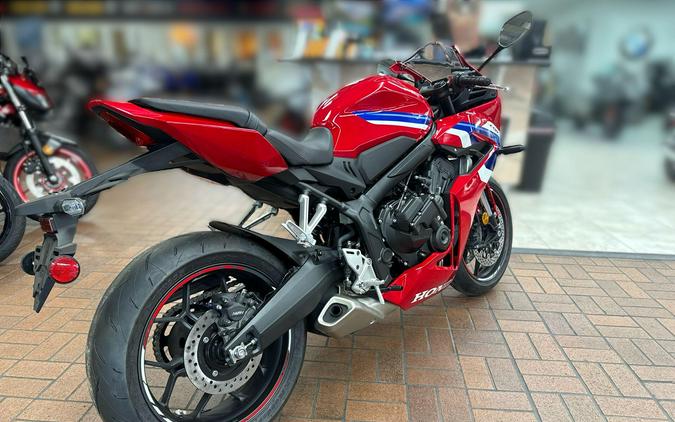 2025 Honda CBR650R E-CLUTCH