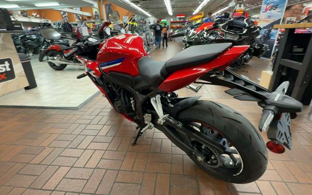 2025 Honda CBR650R E-CLUTCH