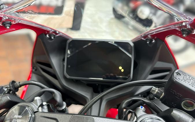 2025 Honda CBR650R E-CLUTCH