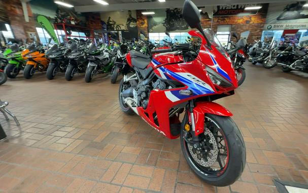 2025 Honda CBR650R E-CLUTCH