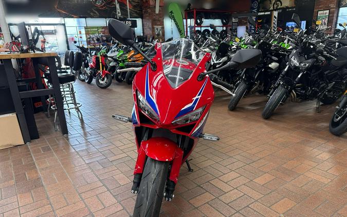 2025 Honda CBR650R E-CLUTCH