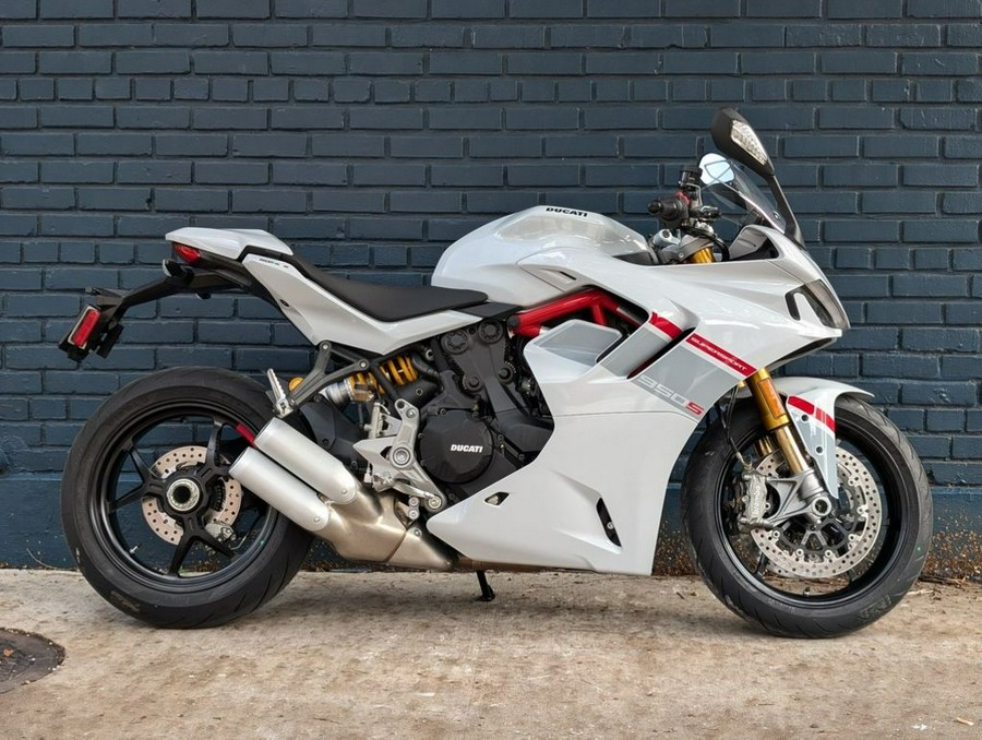 2024 Ducati Supersport 950 S White Stripe