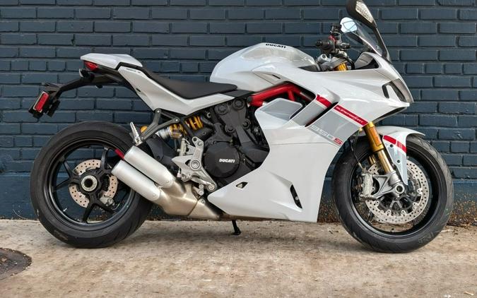 2024 Ducati Supersport 950 S White Stripe