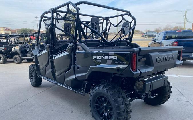 2025 Honda® PIONEER 1000-6 DLX CREW DELUXE