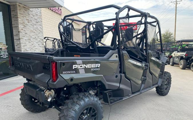 2025 Honda® PIONEER 1000-6 DLX CREW DELUXE