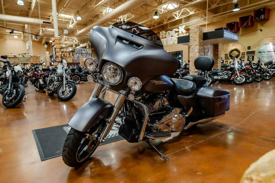 2017 Harley-Davidson Street Glide Special Grand American Touring FLHXS