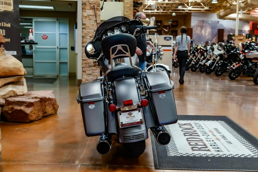 2017 Harley-Davidson Street Glide Special Grand American Touring FLHXS