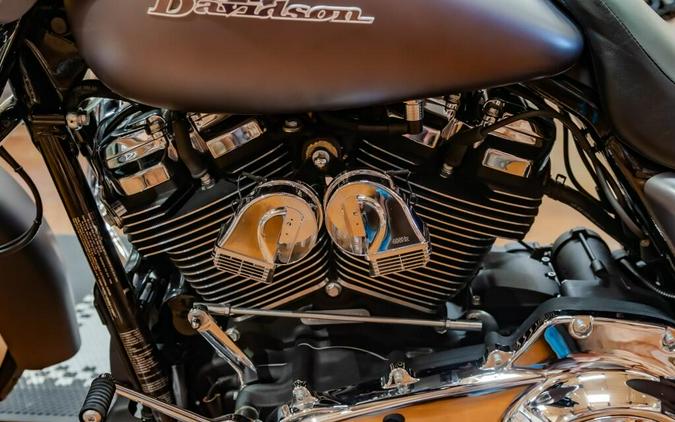 2017 Harley-Davidson Street Glide Special Grand American Touring FLHXS