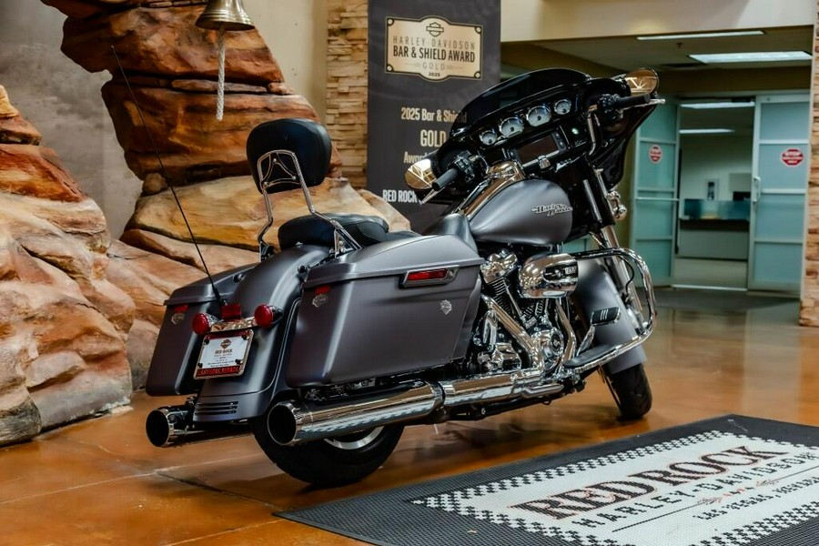 2017 Harley-Davidson Street Glide Special Grand American Touring FLHXS