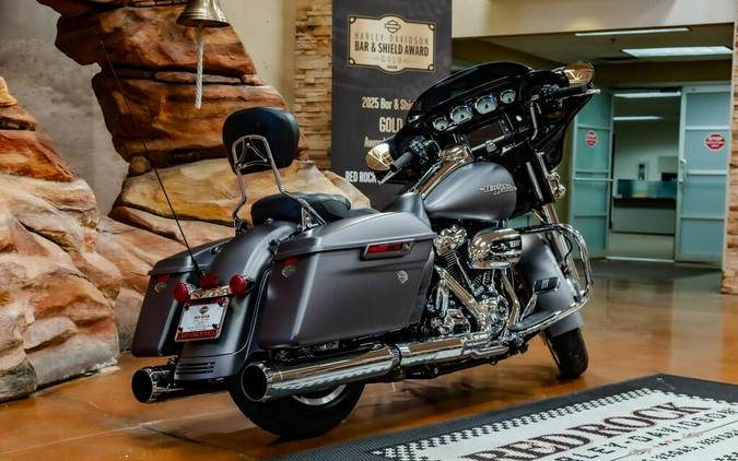 2017 Harley-Davidson Street Glide Special Grand American Touring FLHXS