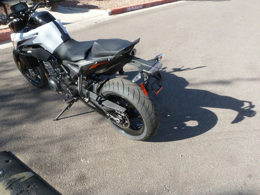 2024 KTM 790 Duke