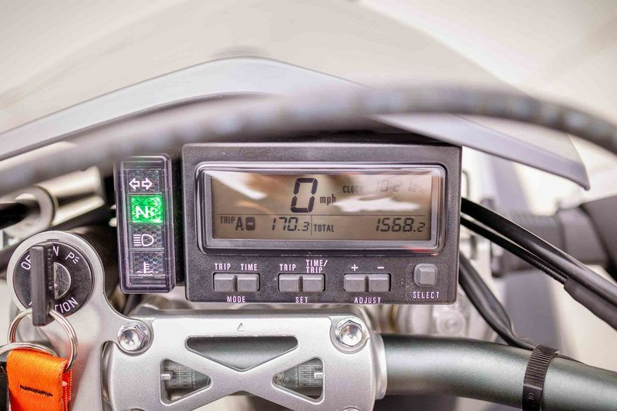 2020 Suzuki DR-Z400SM