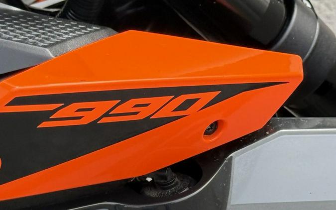 2024 KTM Duke 990