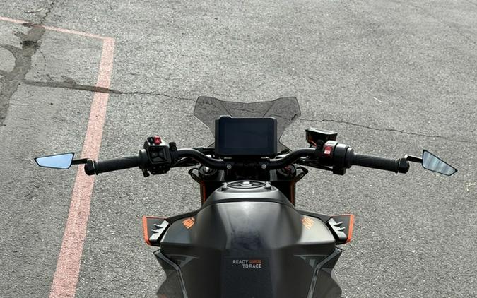 2024 KTM Duke 990