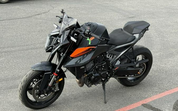 2024 KTM Duke 990