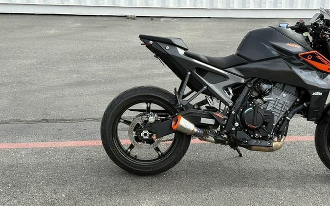2024 KTM Duke 990