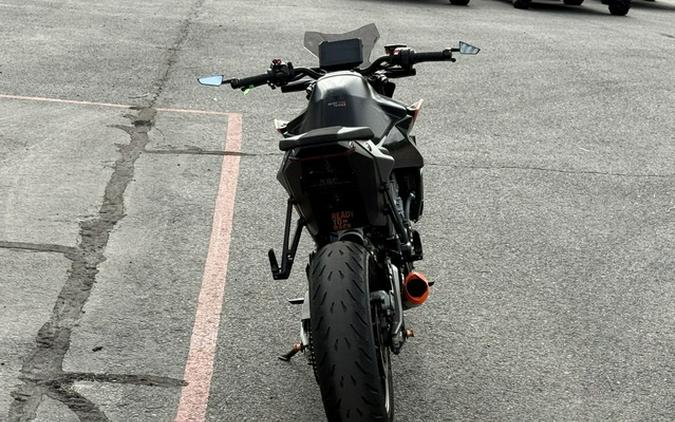2024 KTM Duke 990