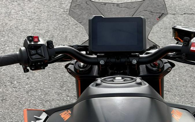 2024 KTM Duke 990