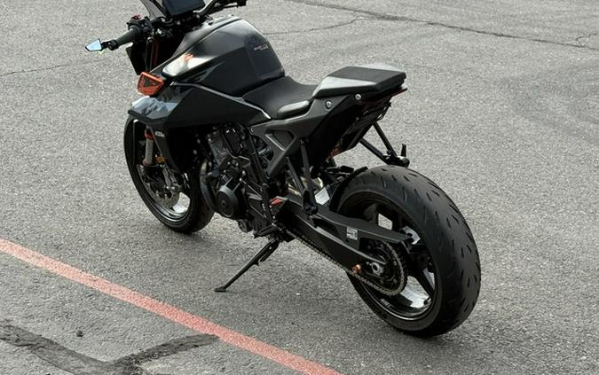 2024 KTM Duke 990