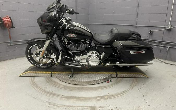 2025 Harley-Davidson® FLHX - Street Glide®