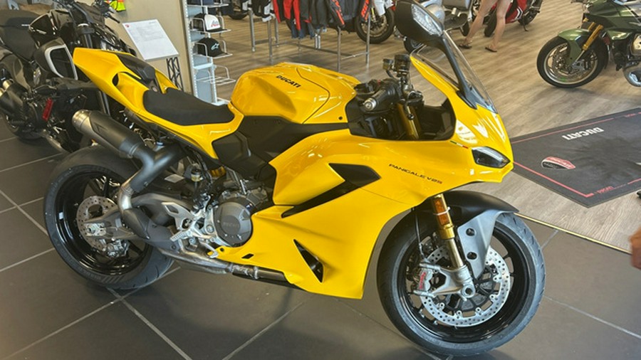 2026 Ducati PANIGALE V2S 896