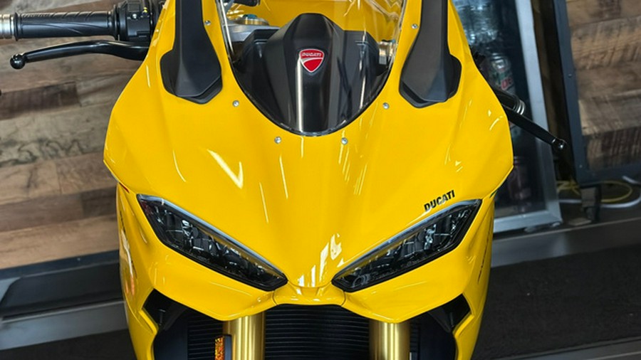 2026 Ducati PANIGALE V2S 896