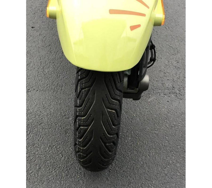 2023 Vespa 946 10° Anivversario