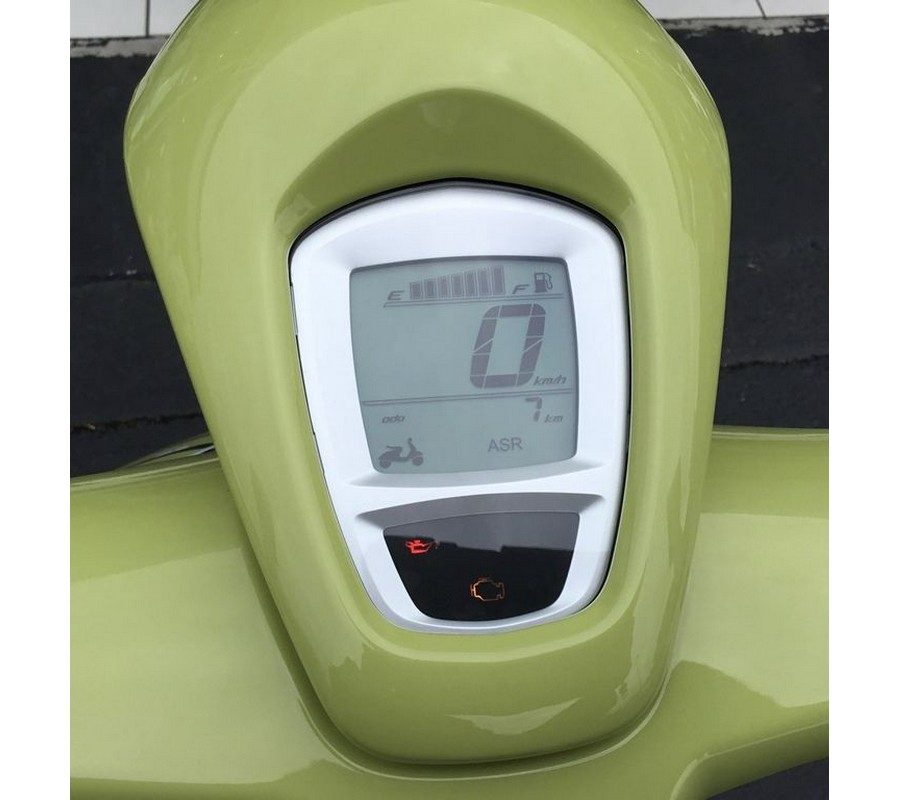 2023 Vespa 946 10° Anivversario