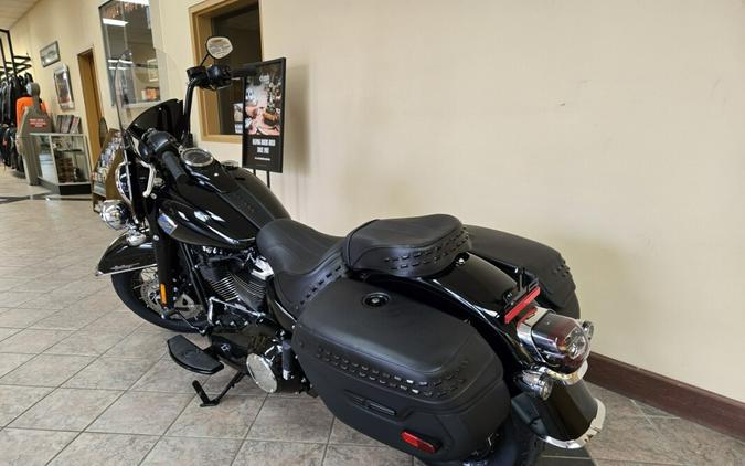 2025 Harley-Davidson Heritage Classic Vivid Black