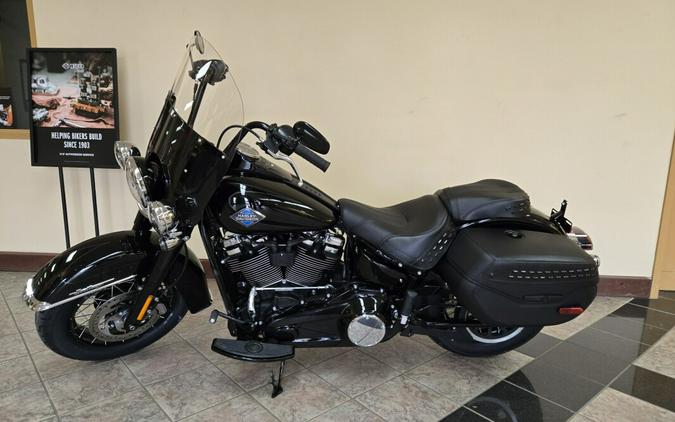 2025 Harley-Davidson Heritage Classic Vivid Black