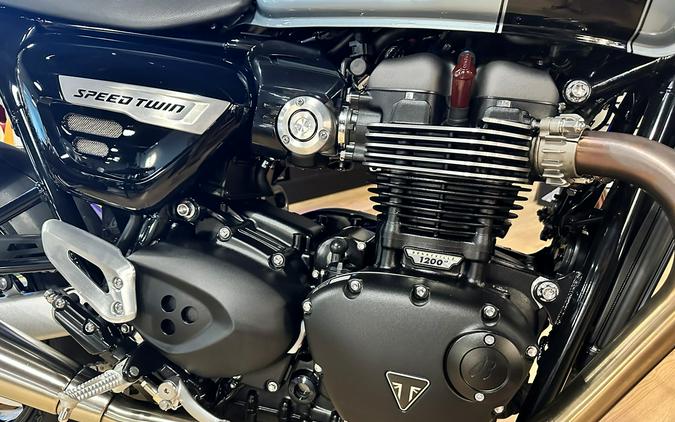 2023 Triumph SPEED TWIN 1200 BREITLING EDITION