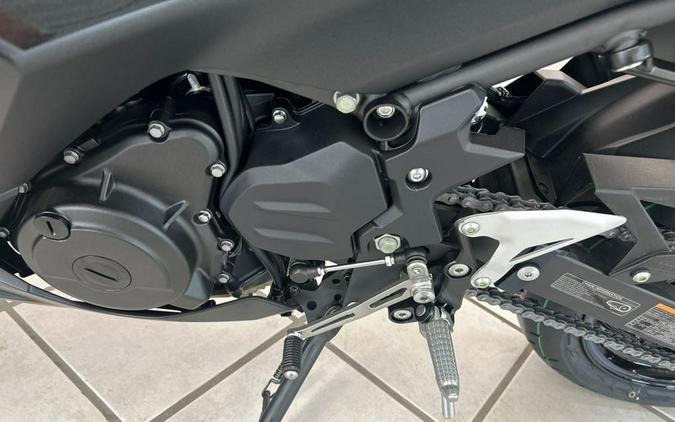 2025 Kawasaki NINJA 500 ABS METALLIC BLACK/ MOONDUST GREY