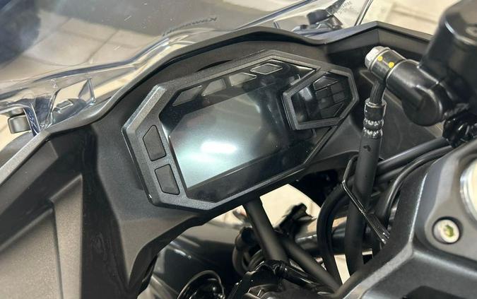 2025 Kawasaki NINJA 500 ABS METALLIC BLACK/ MOONDUST GREY