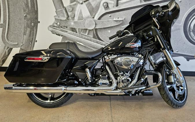 2026 Street Glide FLHX