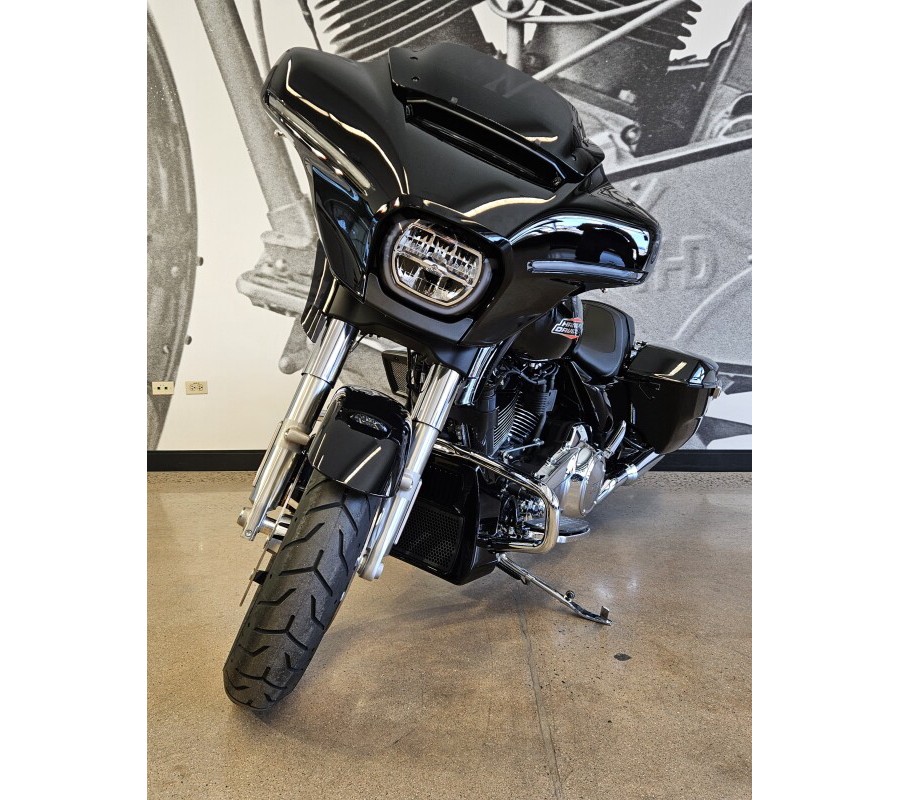 2026 Street Glide FLHX