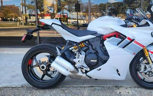 2024 Ducati Supersport 950 S White Stripe