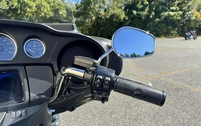 2022 Harley-Davidson Tri Glide Ultra (G.I. Enthusiast Collection)