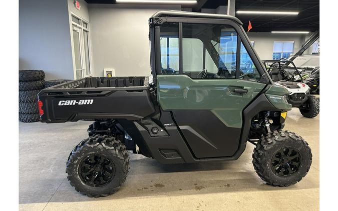 2024 Can-Am Defender DPS CAB HD9