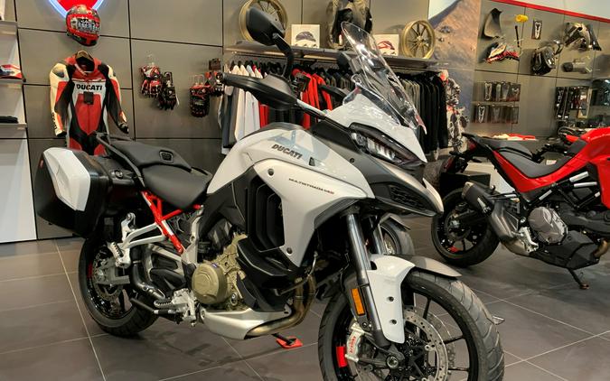 2023 Ducati Multistrada V4 S Travel & Radar