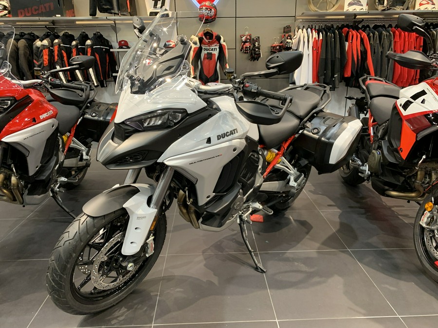 2023 Ducati Multistrada V4 S Travel & Radar