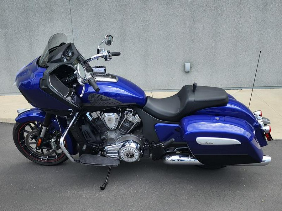 2023 Indian Motorcycle® Challenger® Limited Spirit Blue Metallic / Black Metallic