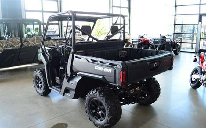 2024 Can-Am Defender DPS HD7