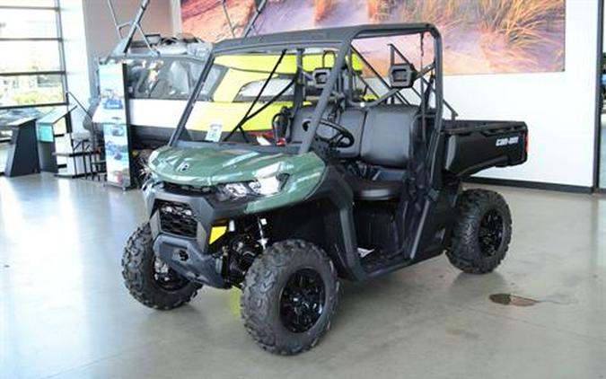 2024 Can-Am Defender DPS HD7